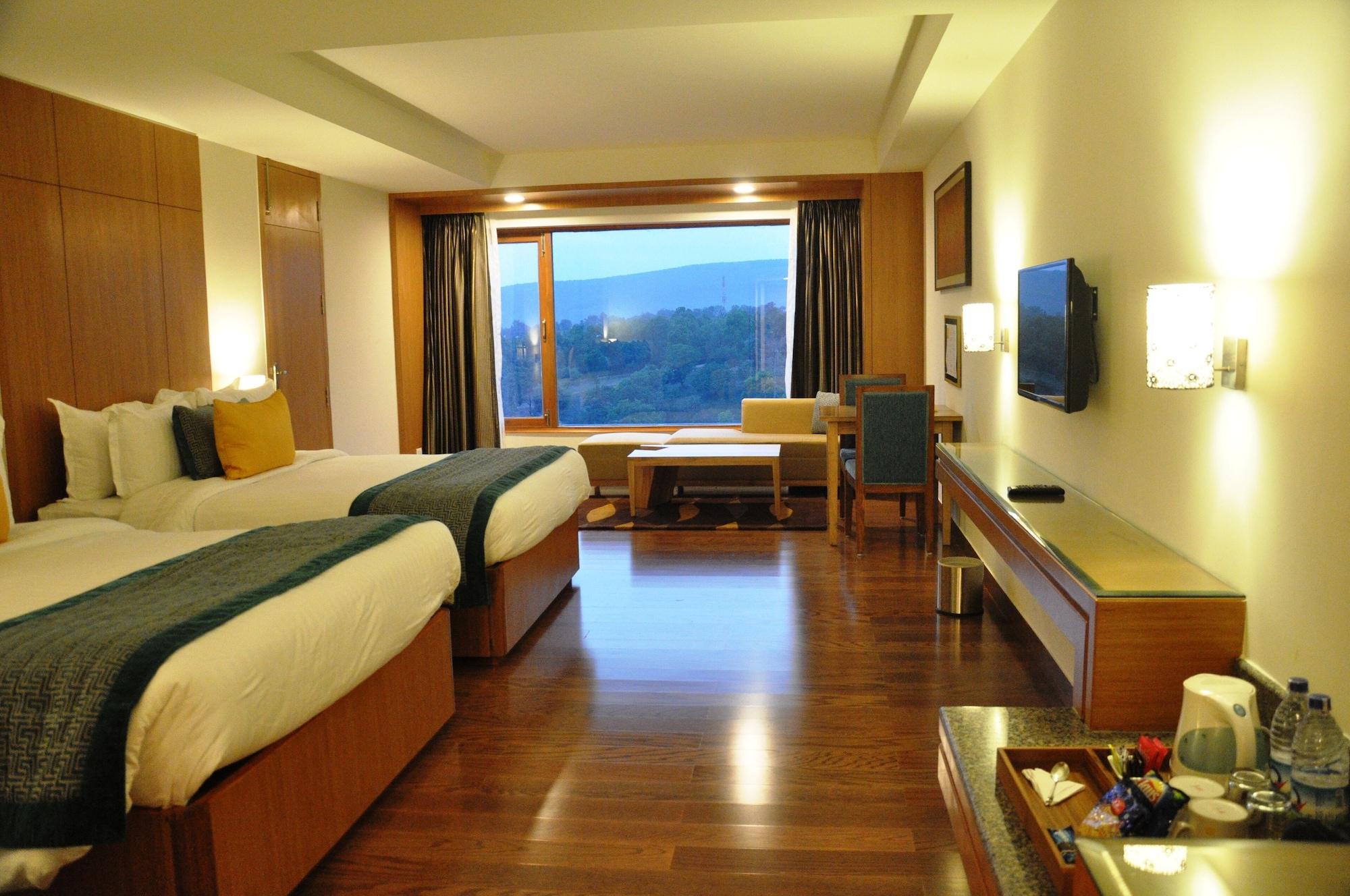 Lemon Tree Hotel, 4*