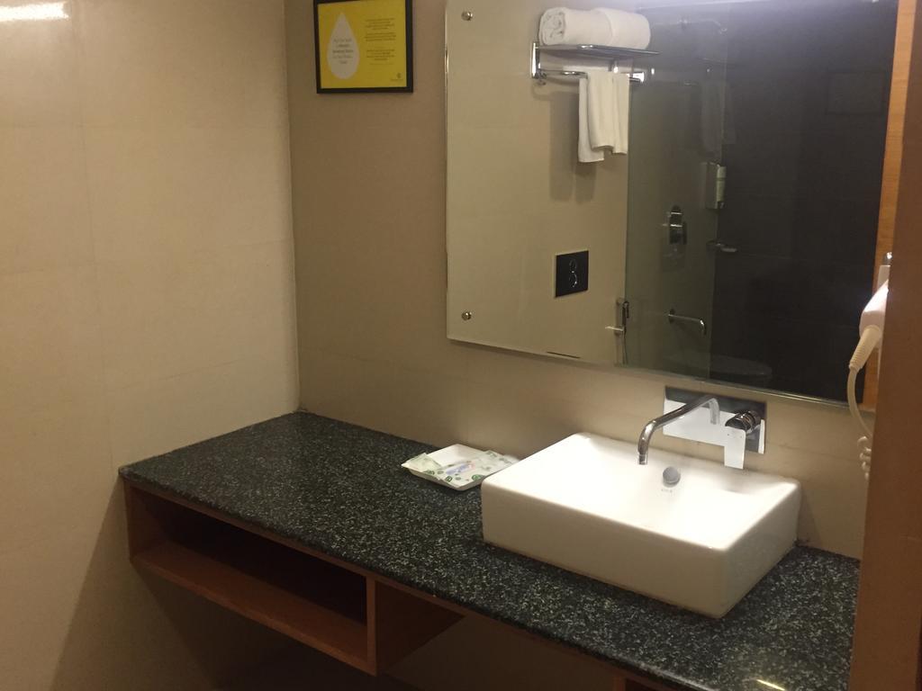 Lemon Tree Hotel, 4*