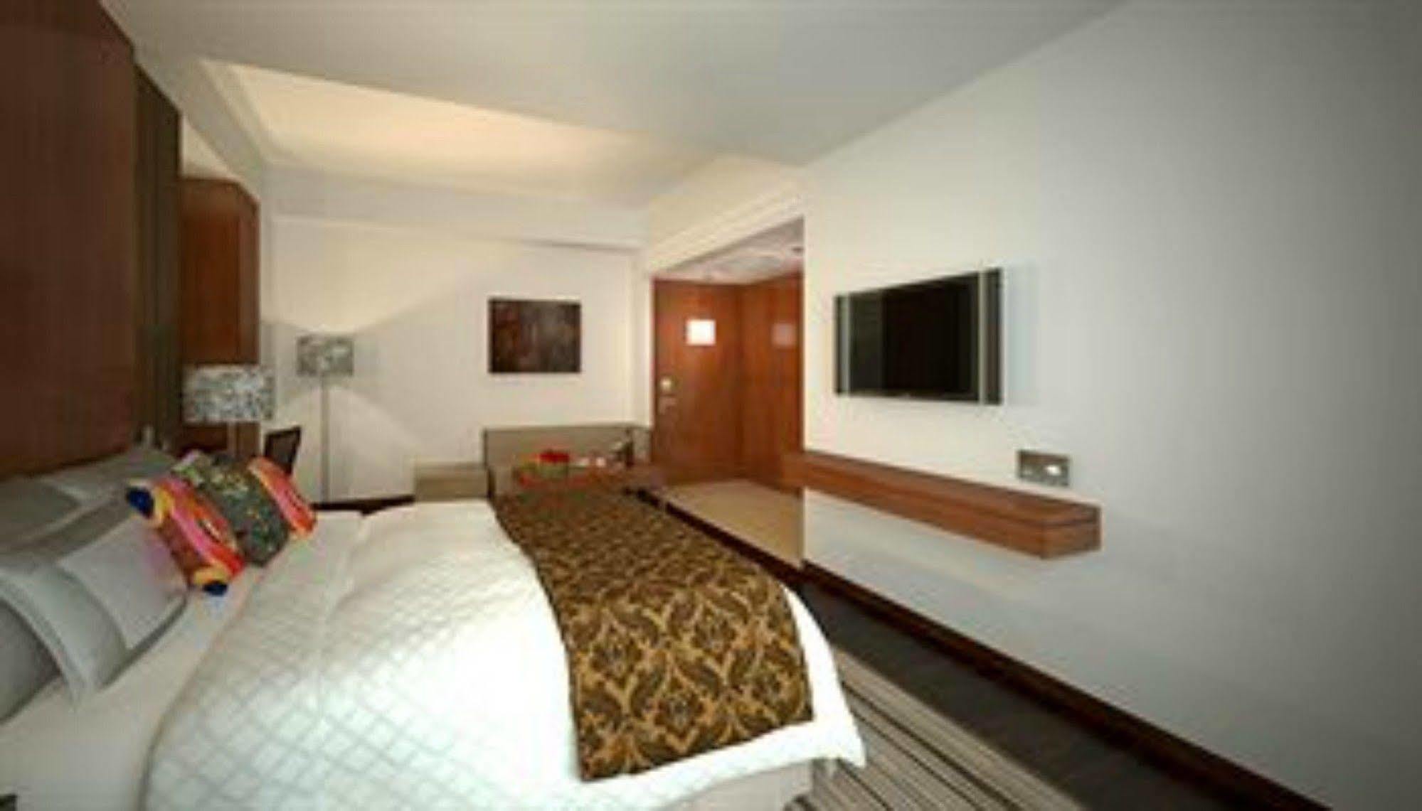 Hotel Lemon Tree Hotel,