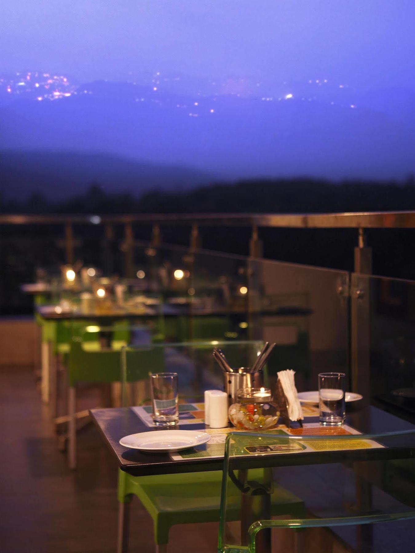 Hotel Lemon Tree Hotel, 4*
