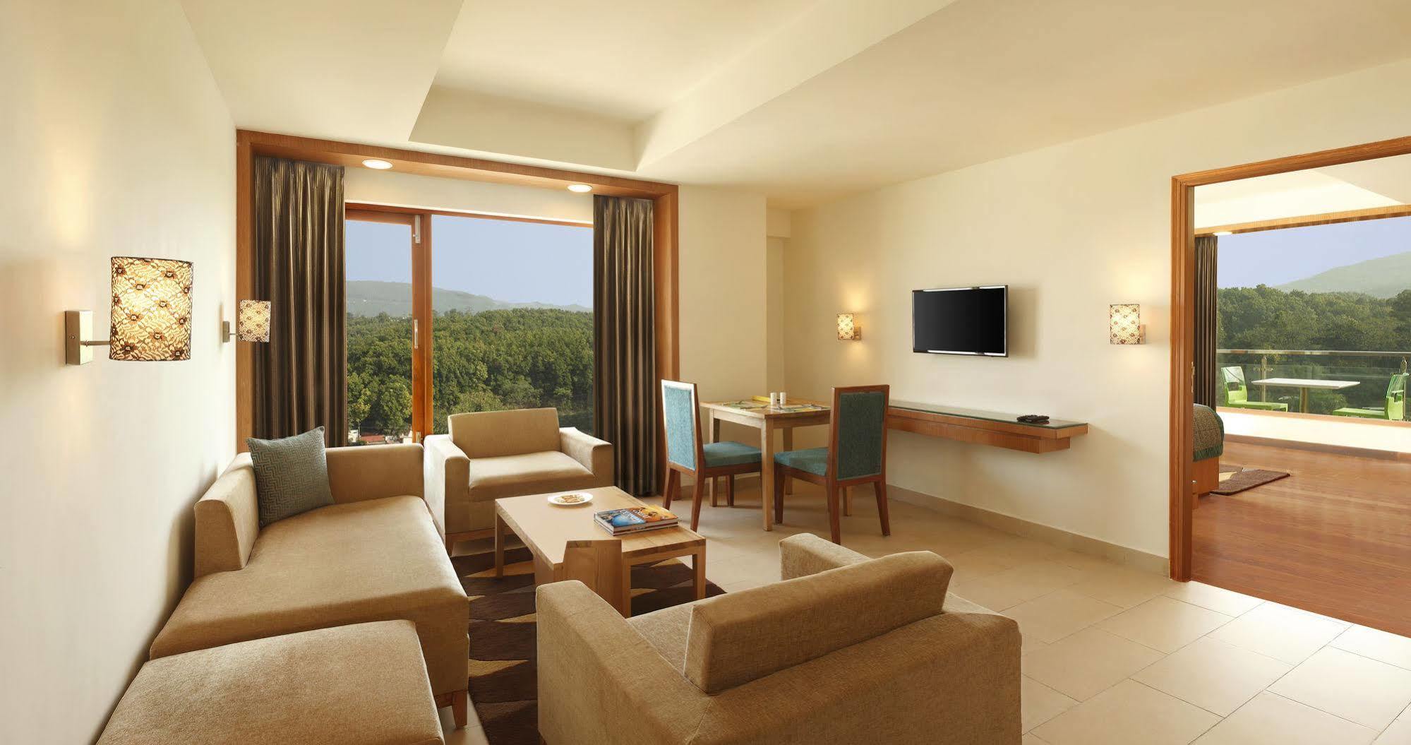 Hotel Lemon Tree Hotel, 4*
